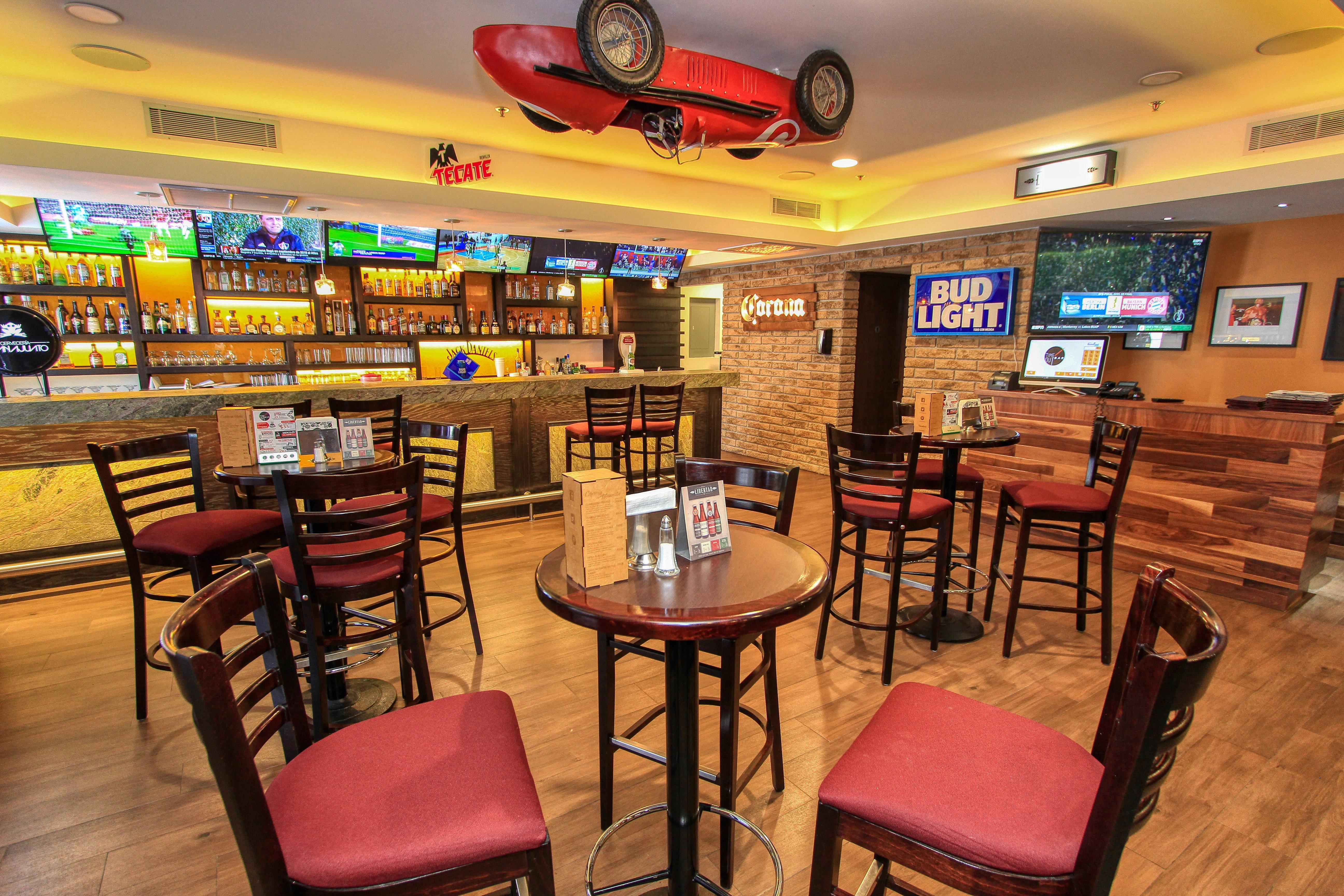 莱昂智选假日酒店 外观 照片